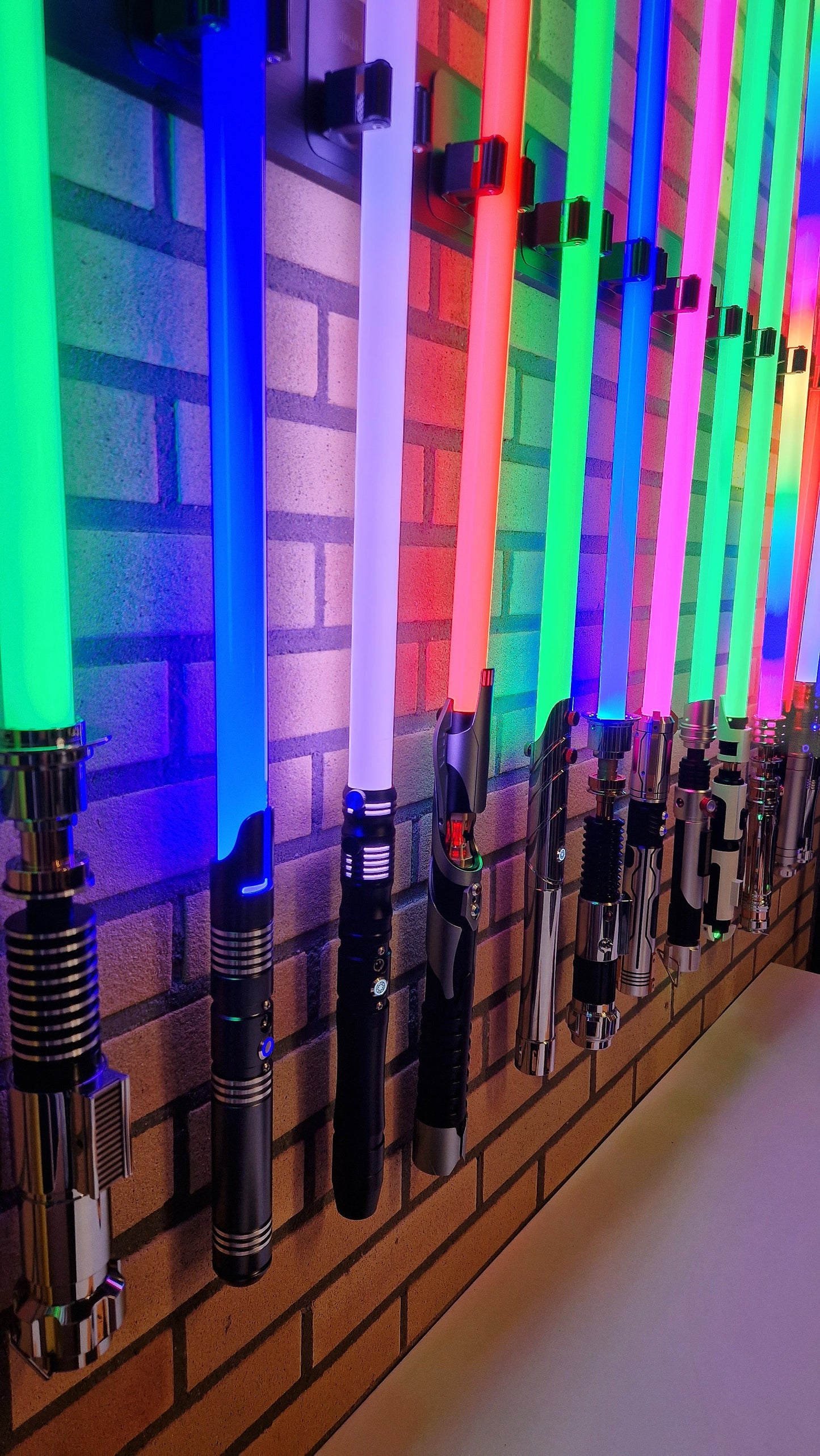 Saber muur bevestiging